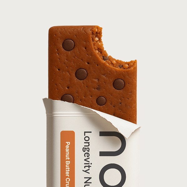 Cross-section of the Peanut Butter Chocolate Chip Crunch NOVOS Bar